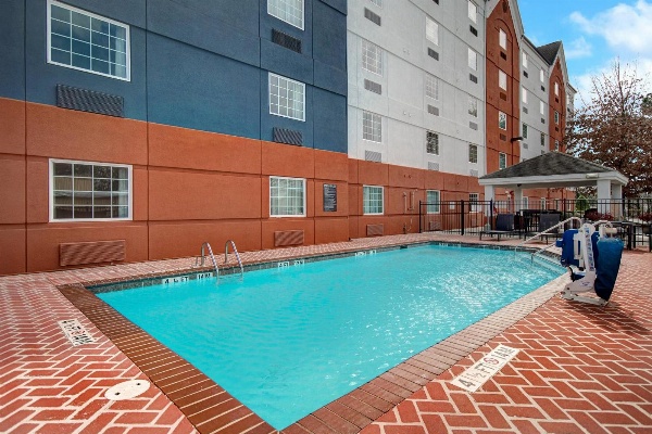 Candlewood Suites Columbia-Ft. Jackson, an IHG Hotel image 2