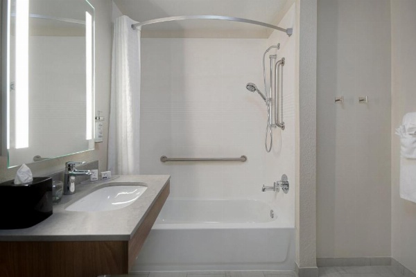Candlewood Suites Columbia-Ft. Jackson, an IHG Hotel image 25
