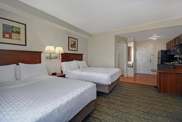 Candlewood Suites Columbia-Ft. Jackson, an IHG Hotel image 26
