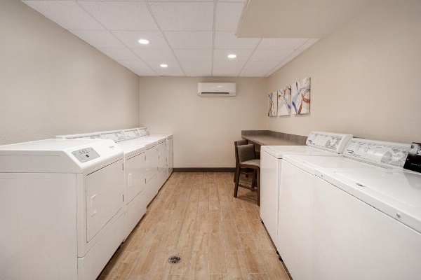Candlewood Suites Columbia-Ft. Jackson, an IHG Hotel image 3